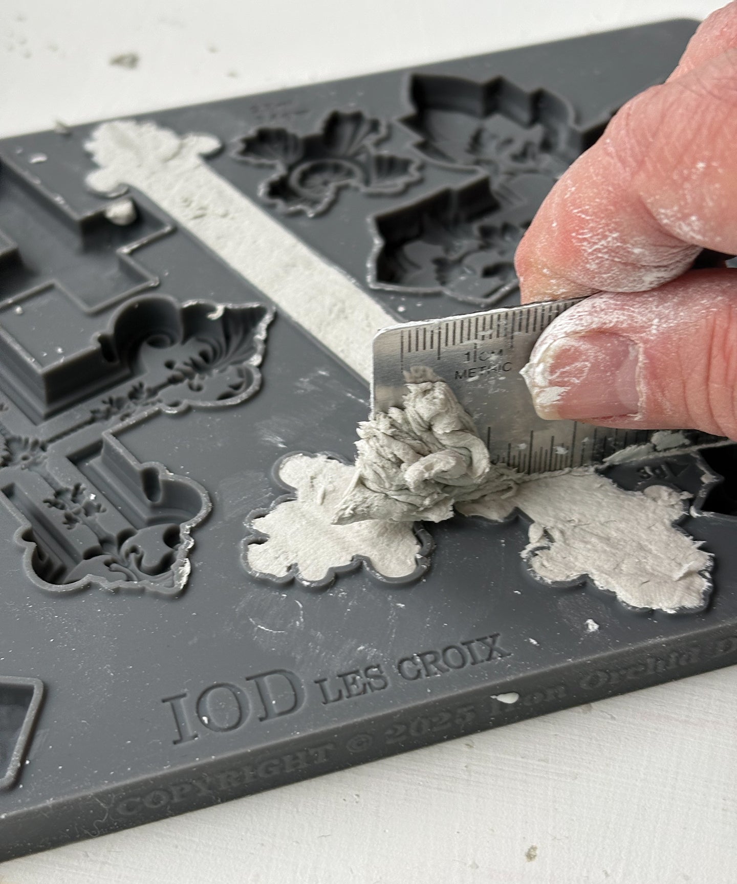 Les Croix 6x10 IOD Mould™ - Iron Orchid Designs